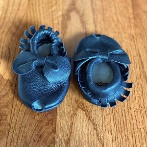 BRAND NEW BLACK PEEP TOE BOW MOCCASINS 3-6 months